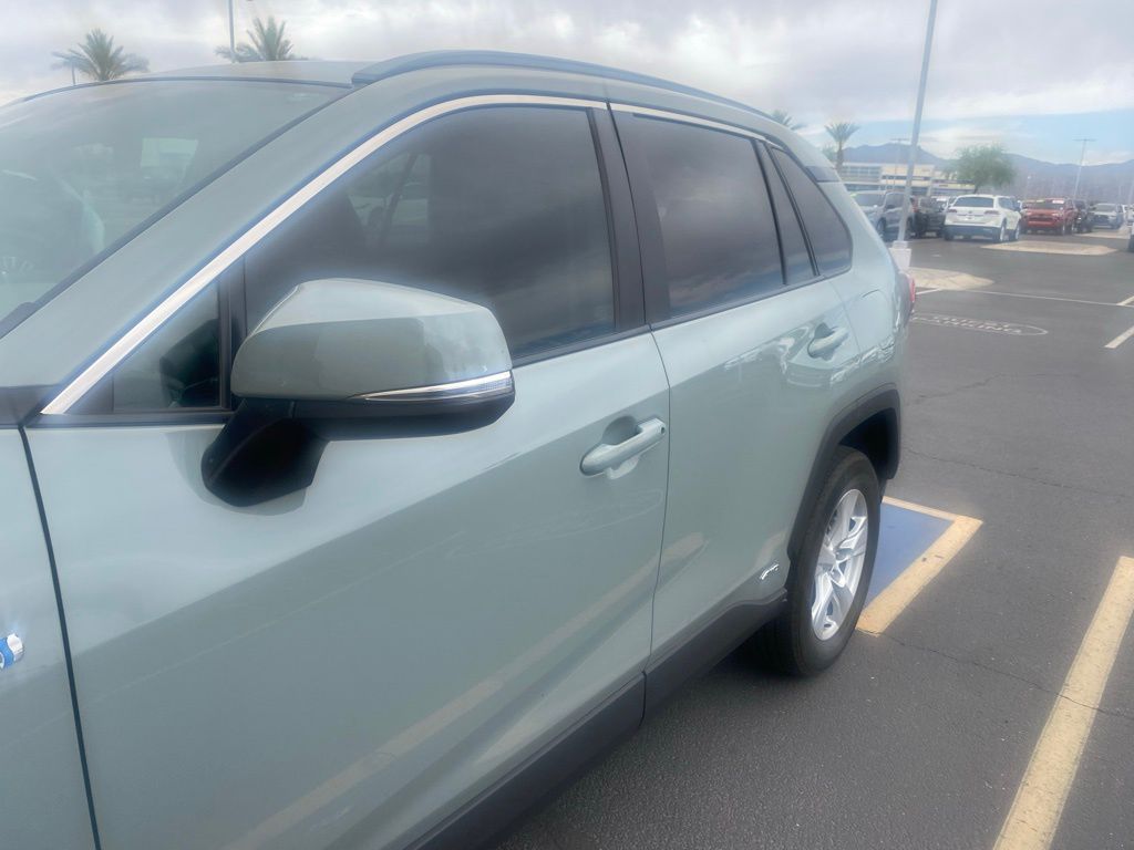 2020 Toyota RAV4 XLE 12