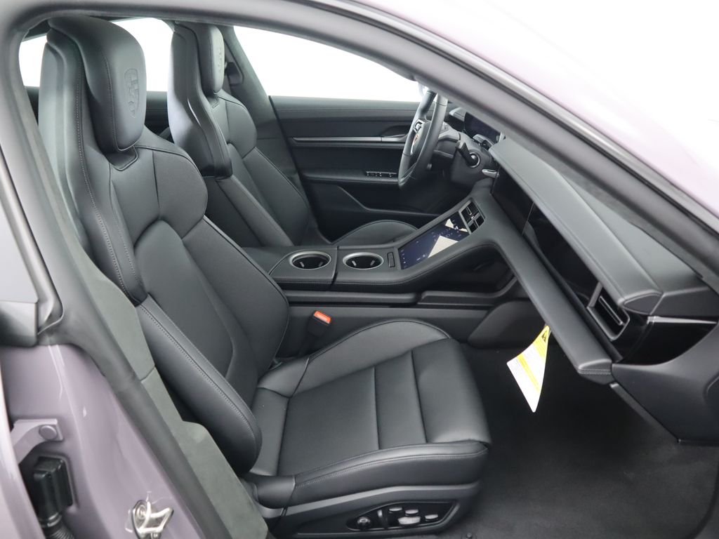 Thumbnail: 2025 Porsche Taycan - 23