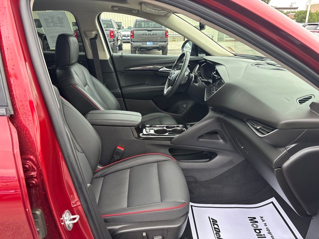 Used 2023 Buick Envision SUV