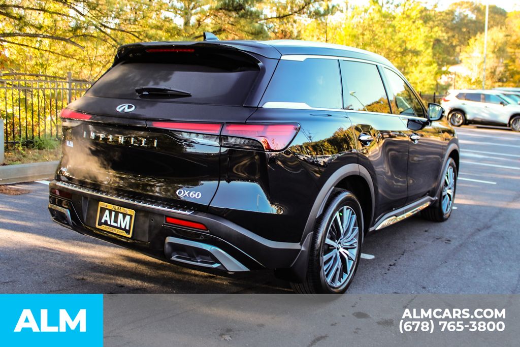 Used 2023 Black INFINITI Sensory image 6
