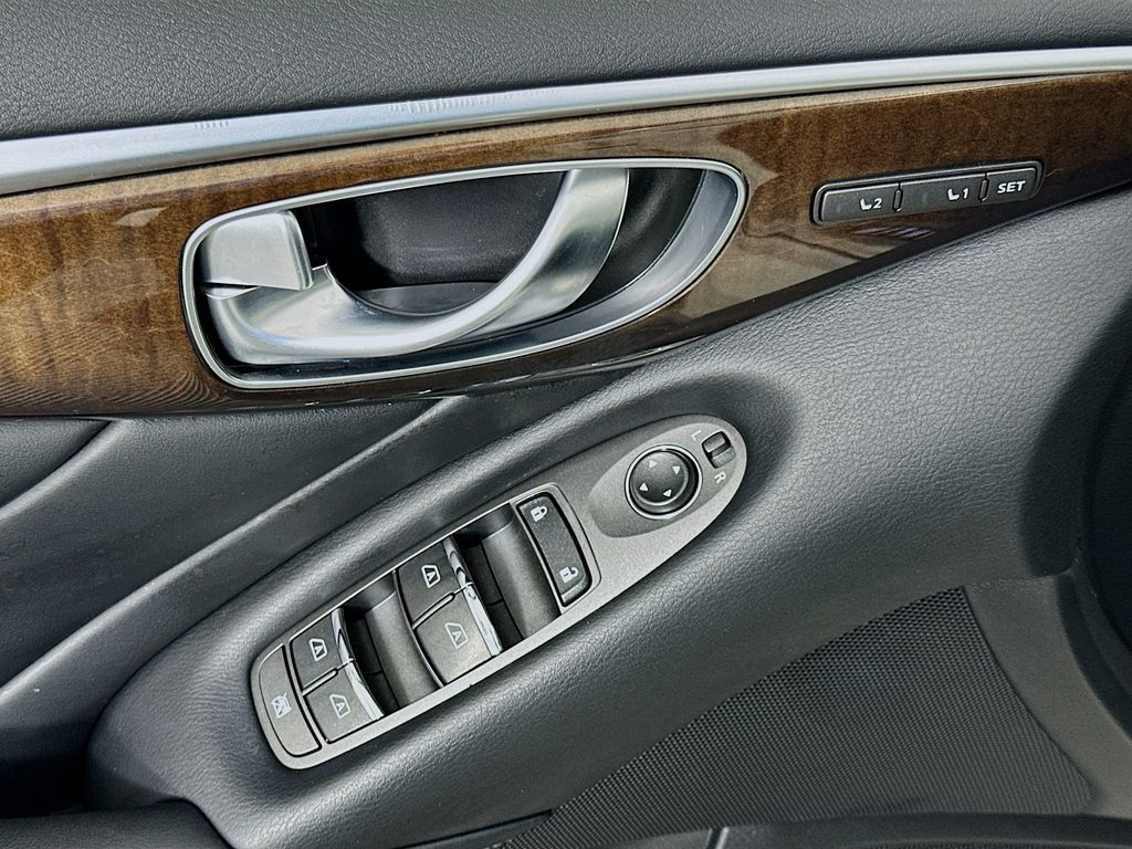 Thumbnail: 2015 INFINITI Q50 - 18