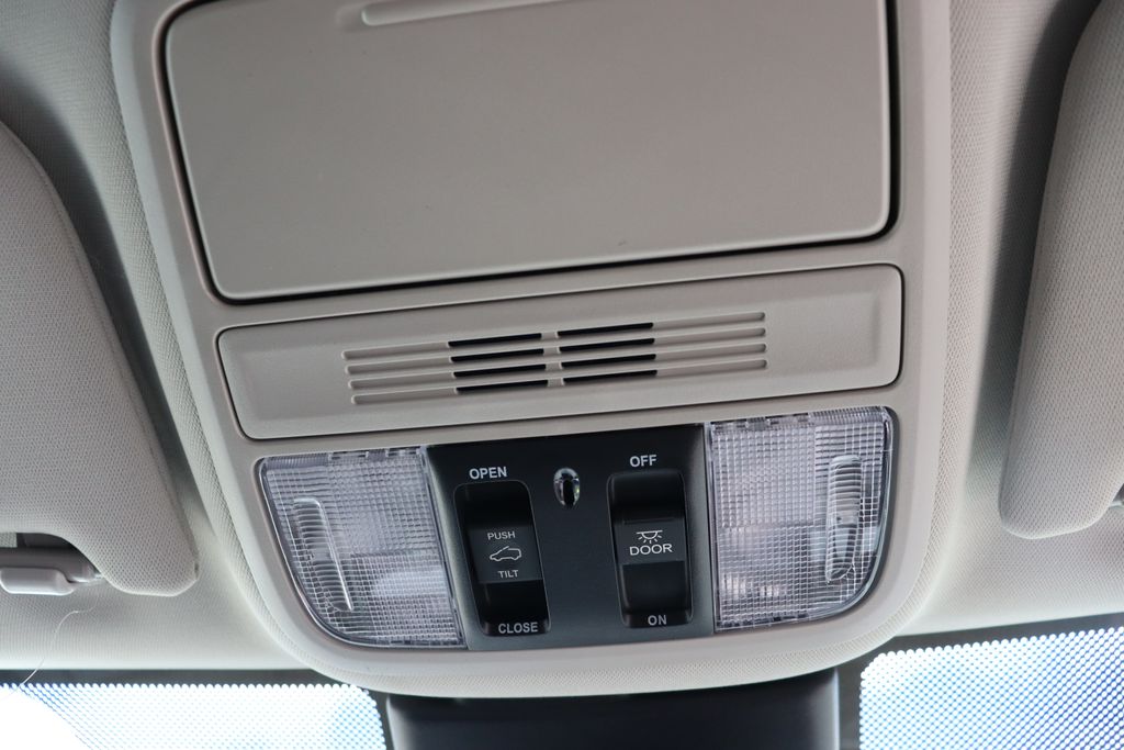 Thumbnail: 2026 Honda Odyssey - 28