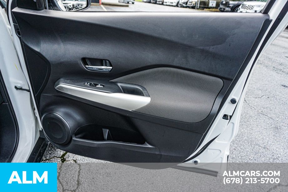 Used 2018 White Nissan SV image 49