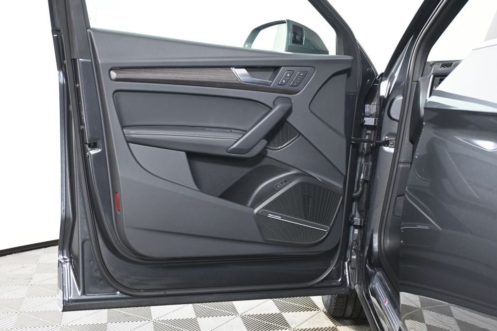 2025 Audi Q5  23