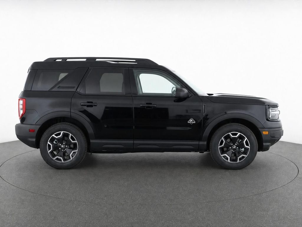 New 2026 Shadow Black Ford Outer Banks® image 8