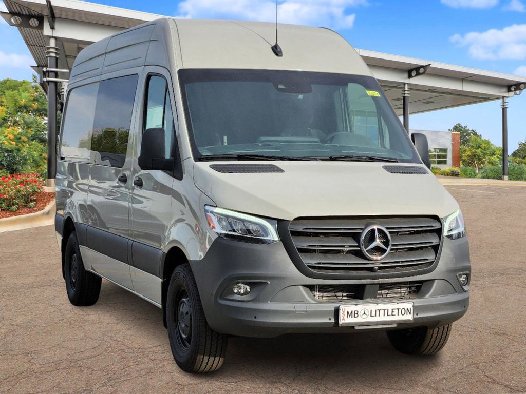 2024 Mercedes-Benz Sprinter 2500 Cargo 144 WB 2