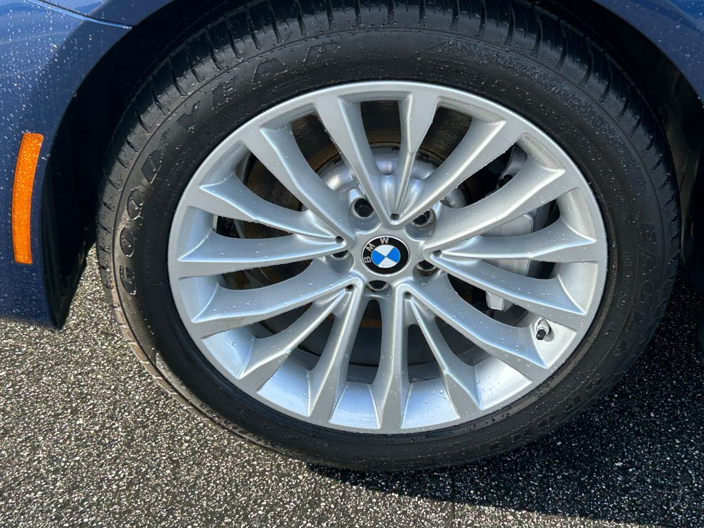 Thumbnail: 2022 BMW 5 Series - 9