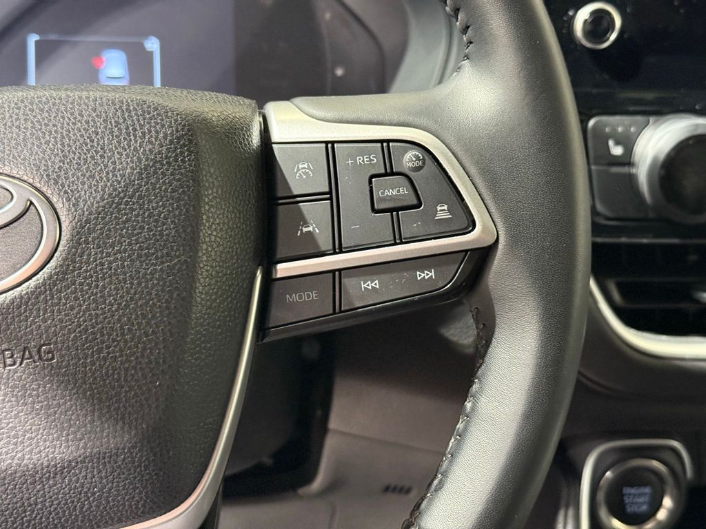 Thumbnail: 2025 Toyota Grand Highlander - 25