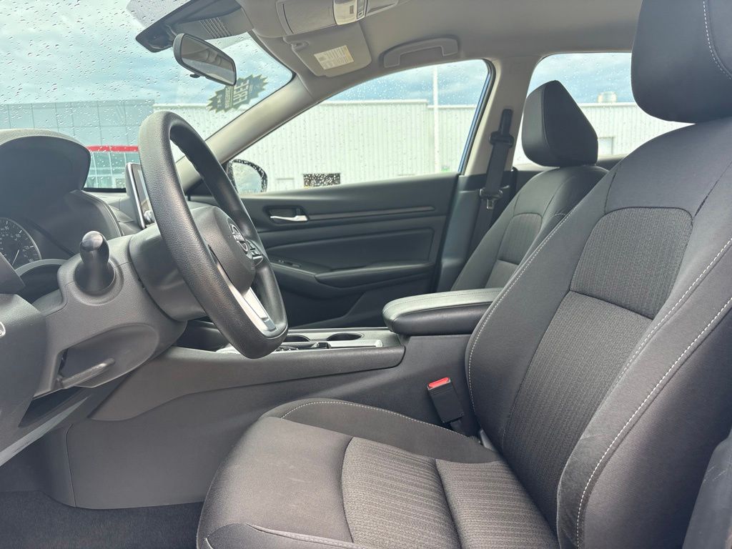 Used 2025 Nissan Altima Sedan