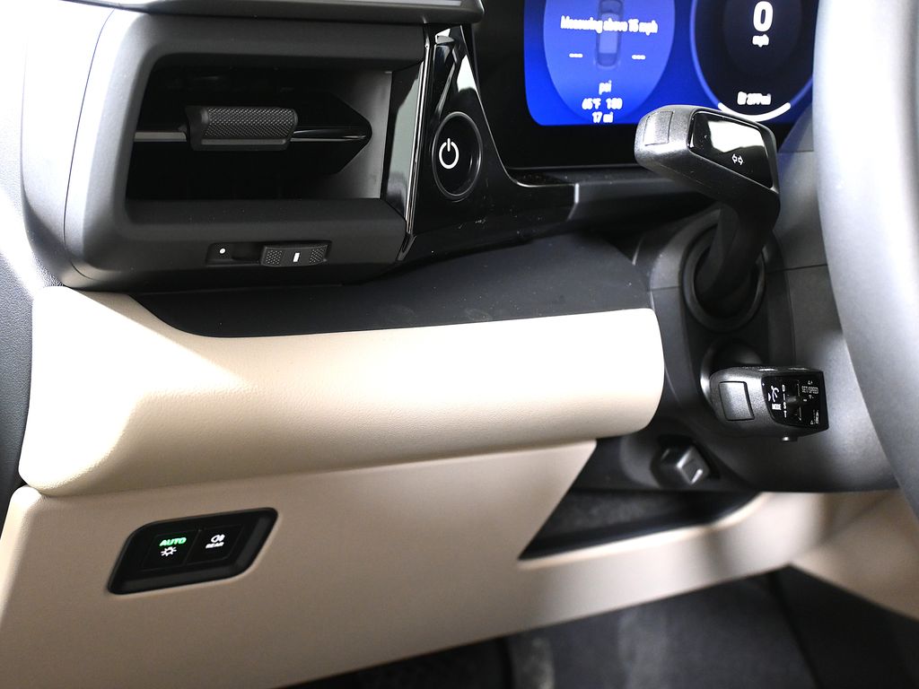 Thumbnail: 2026 Porsche Macan - 27