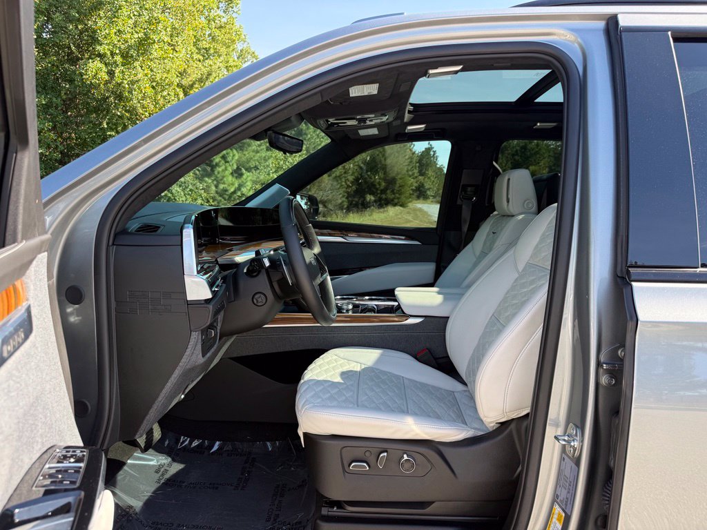 2025 Cadillac Escalade ESV Sport Platinum Silver Metallic - Jim Hudson Acura - Image 25