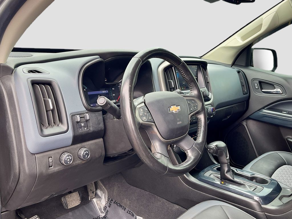 Used 2021 Gray Chevrolet Z71 image 9