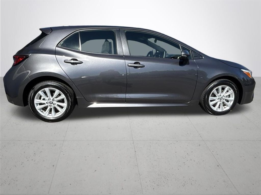 2024 Toyota Corolla Hatchback SE