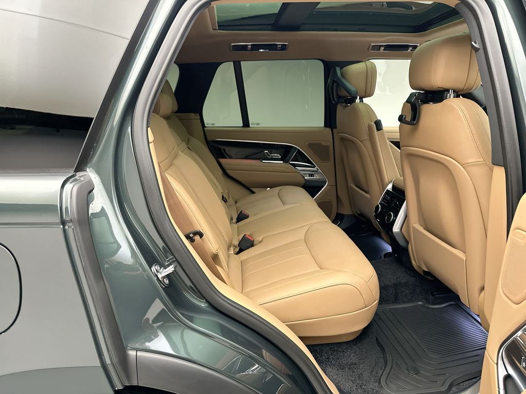 Thumbnail: 2025 Land Rover Range Rover - 6