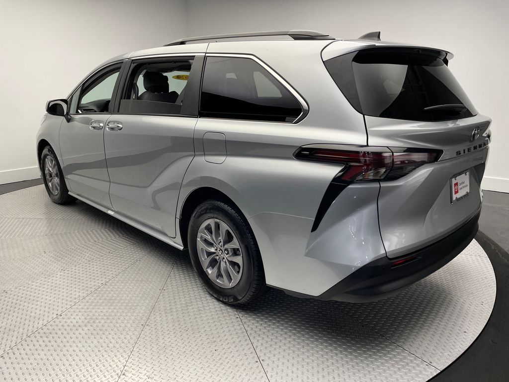 Thumbnail: 2023 Toyota Sienna - 7