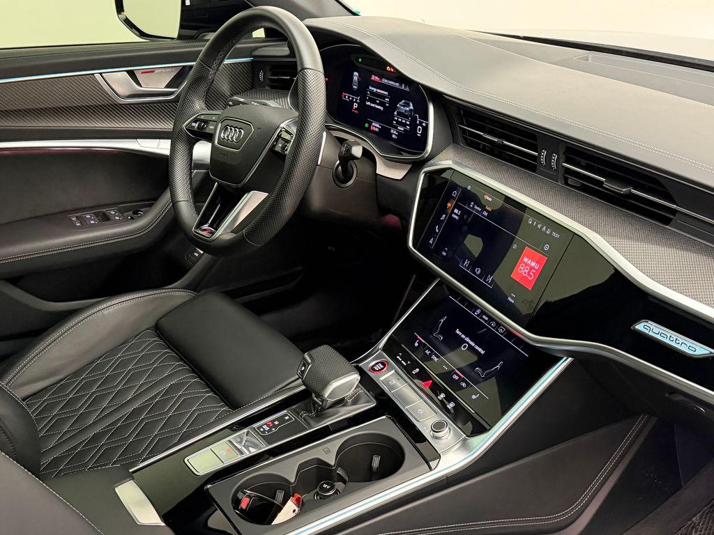 Thumbnail: 2022 Audi S6 - 11