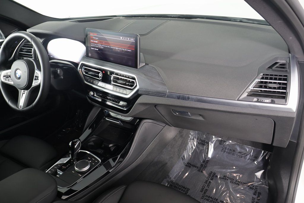 Thumbnail: 2024 BMW X4 - 9