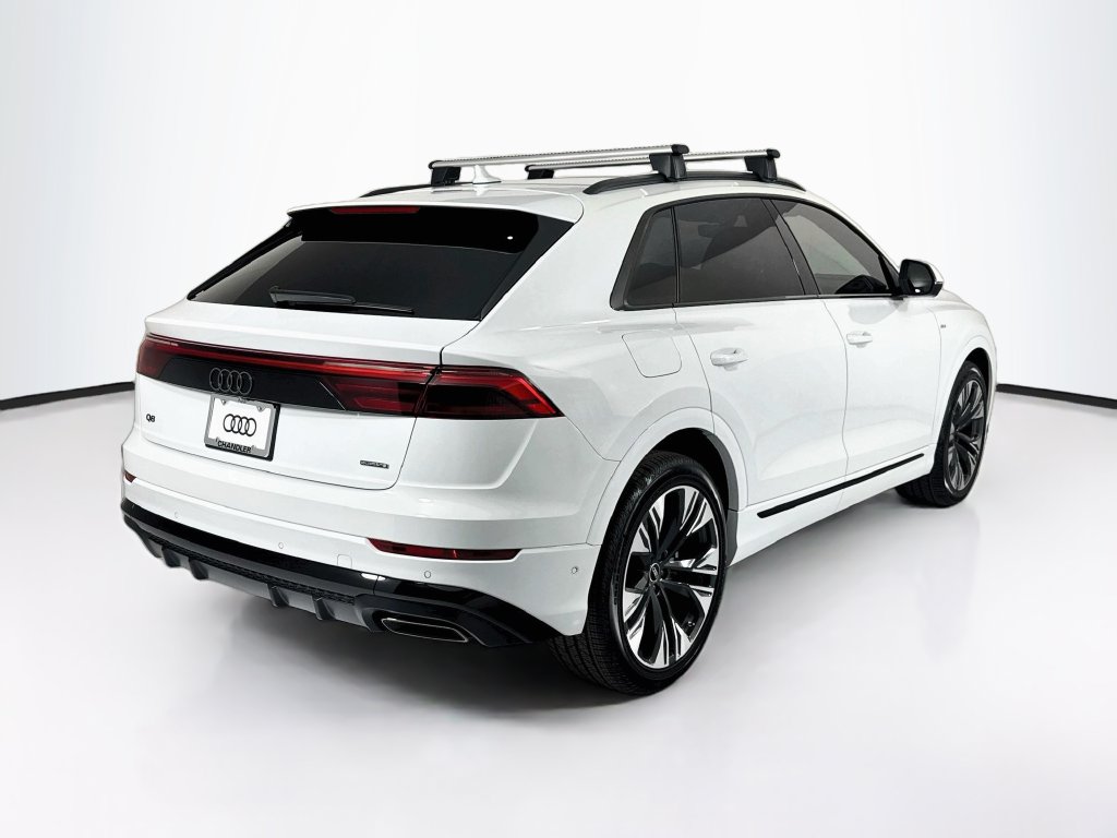 Thumbnail: 2026 Audi Q8 - 5