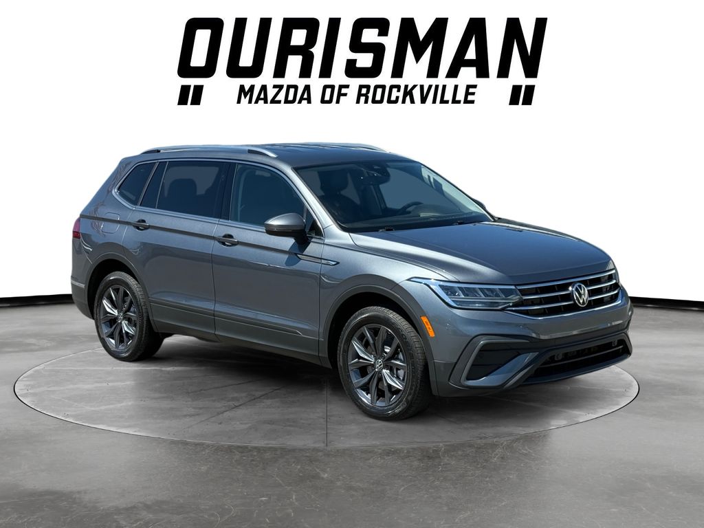 Platinum Gray Metallic 2023 Volkswagen Tiguan SE 4Motion SUV / Crossover All-Wheel Drive 8-Speed Automatic