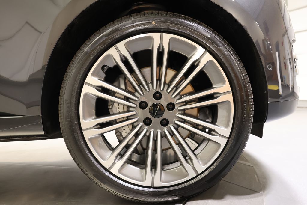 Thumbnail: 2026 Land Rover Range Rover - 12