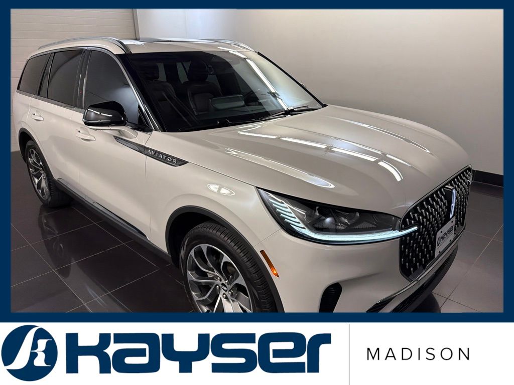 2025 Lincoln Aviator Reserve AWD's photo