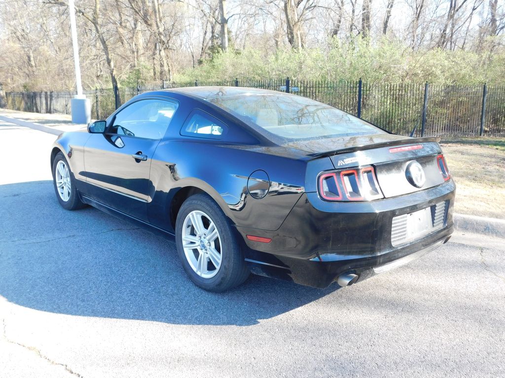 2013 Ford Mustang V6 3