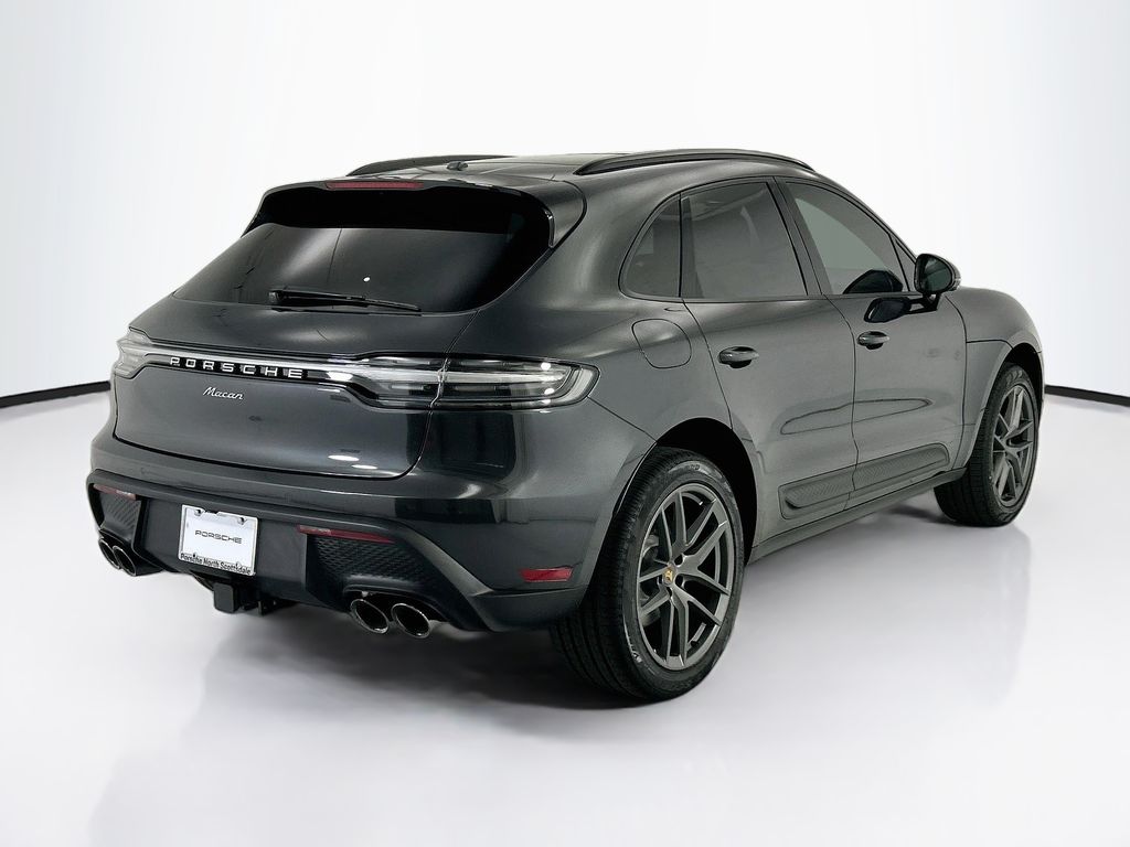 Thumbnail: 2026 Porsche Macan - 7