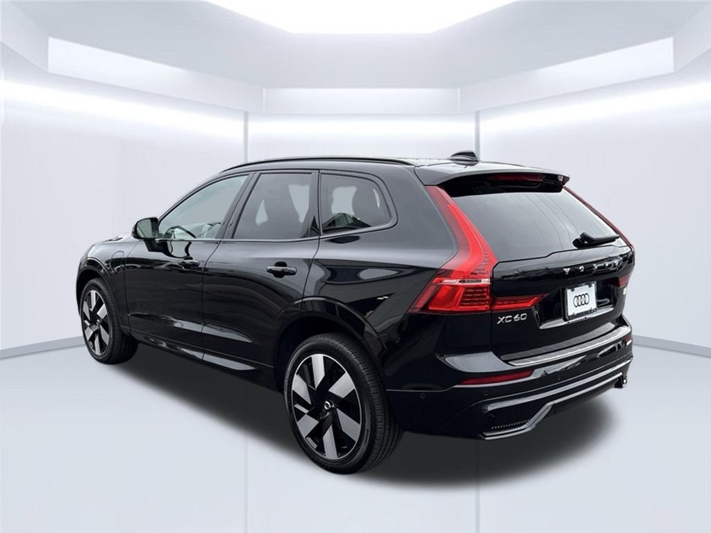 Thumbnail: 2024 Volvo XC60 - 3