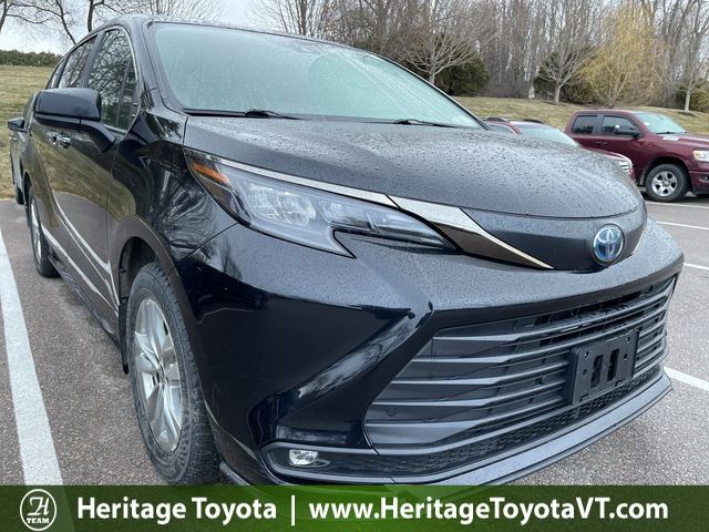 2022 Toyota Sienna Woodland Edition 7-Passenger AWD