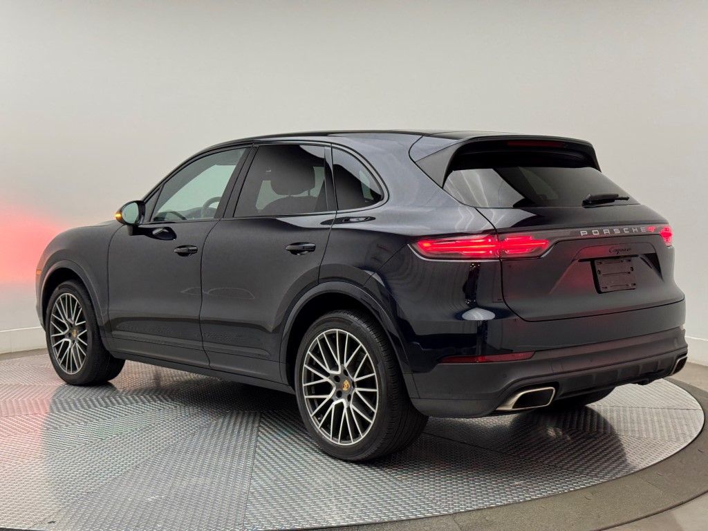Thumbnail: 2022 Porsche Cayenne - 9
