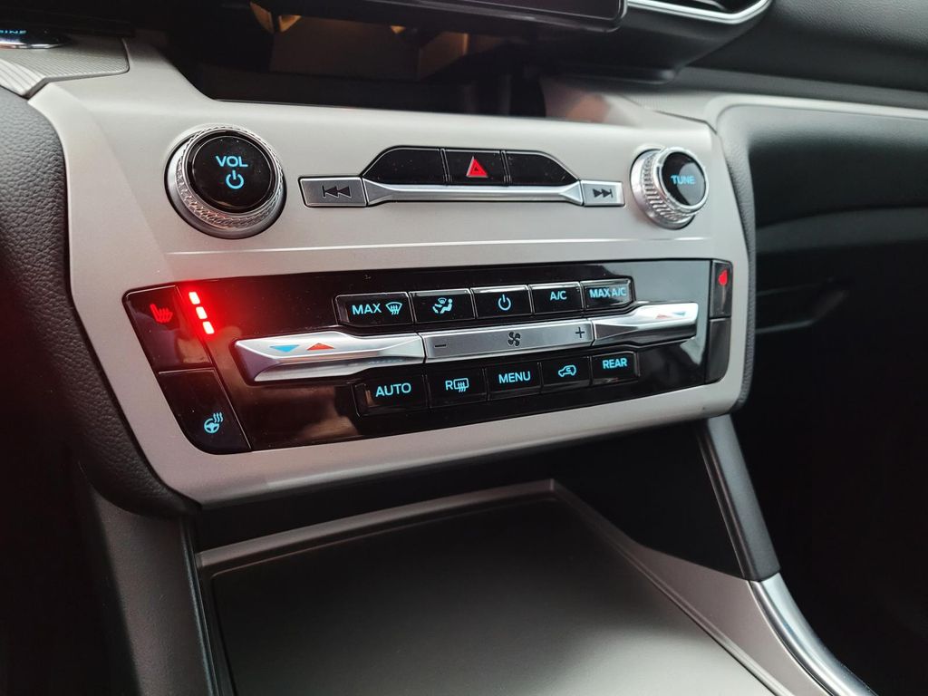 used 2024 Ford Explorer car, priced at $28,000