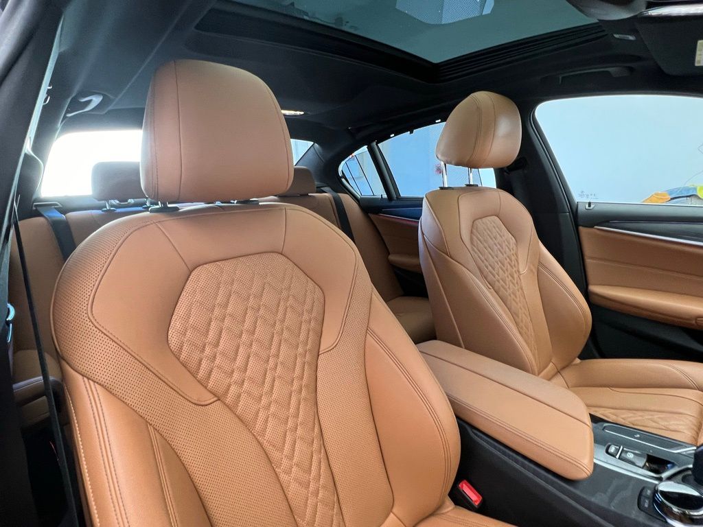 Thumbnail: 2023 BMW 5 Series - 7