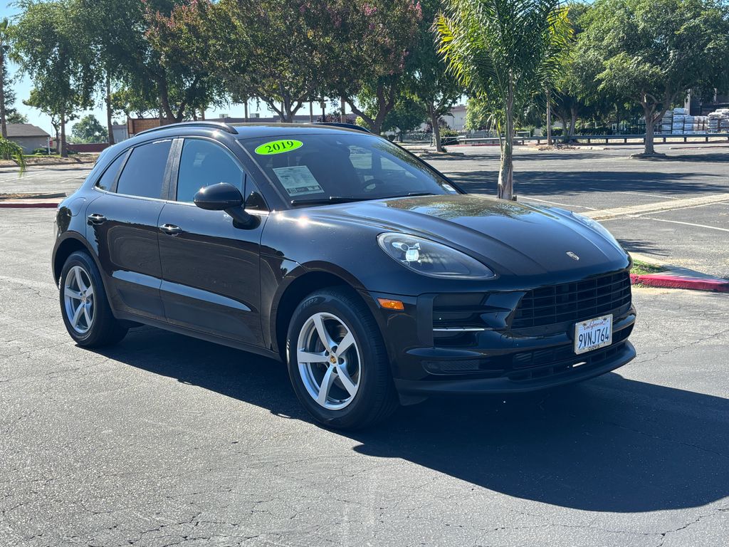Thumbnail: 2019 Porsche Macan - 3