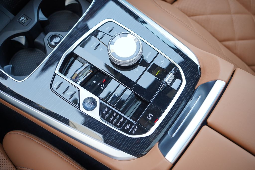 Thumbnail: 2026 BMW X5 - 17