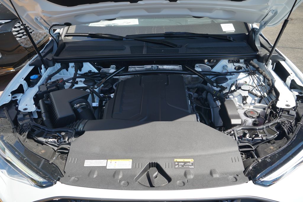 Thumbnail: 2025 Audi Q5 - 12