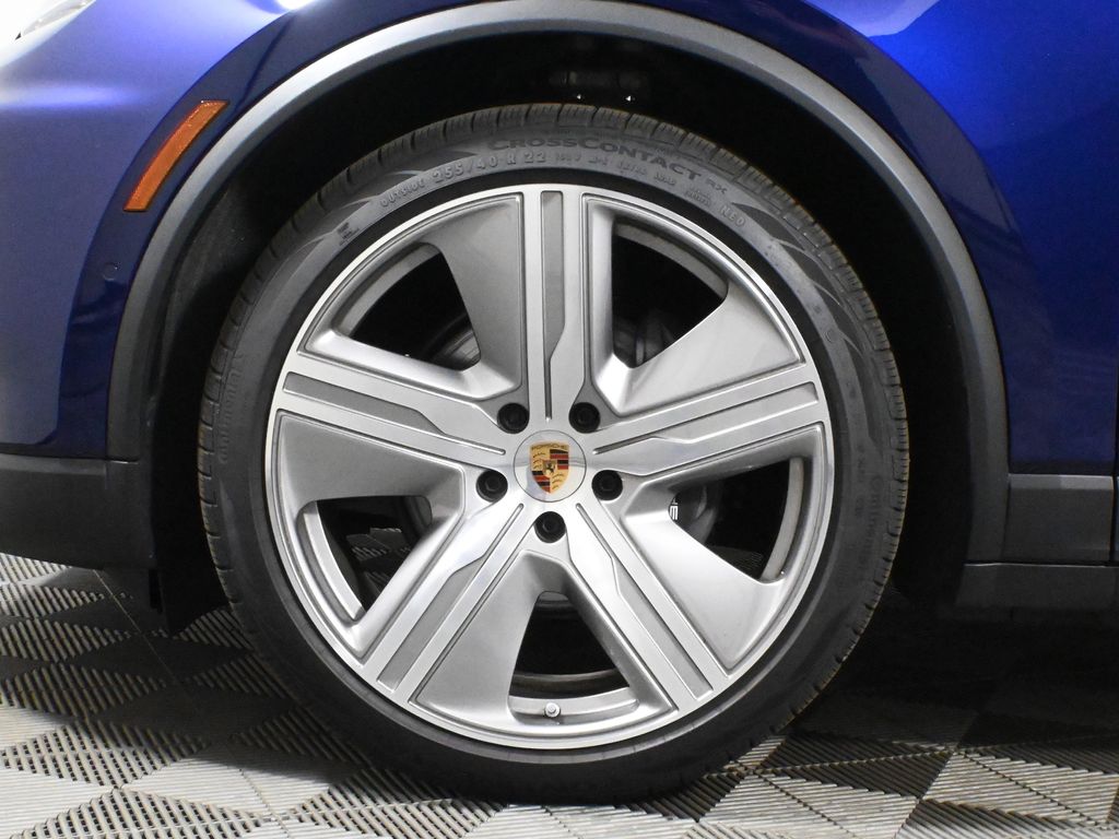 Thumbnail: 2024 Porsche Macan - 12