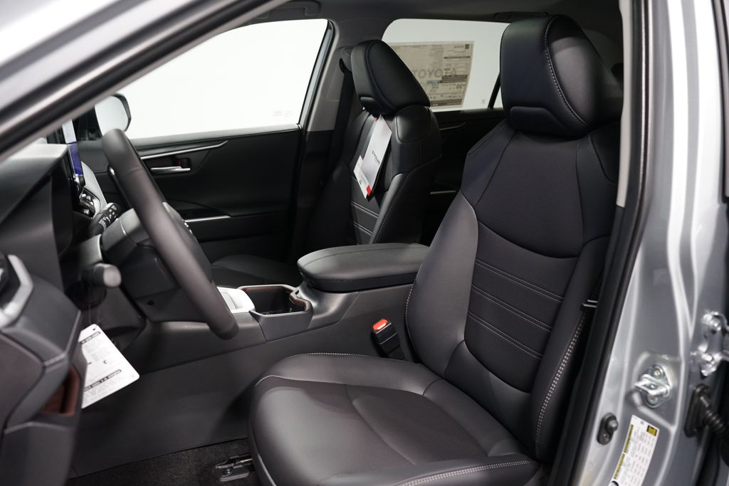 Thumbnail: 2025 Toyota RAV4 - 28