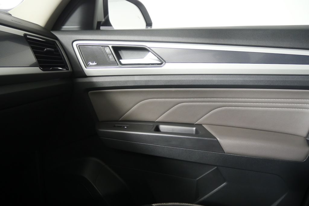 Thumbnail: 2021 Volkswagen Atlas - 32