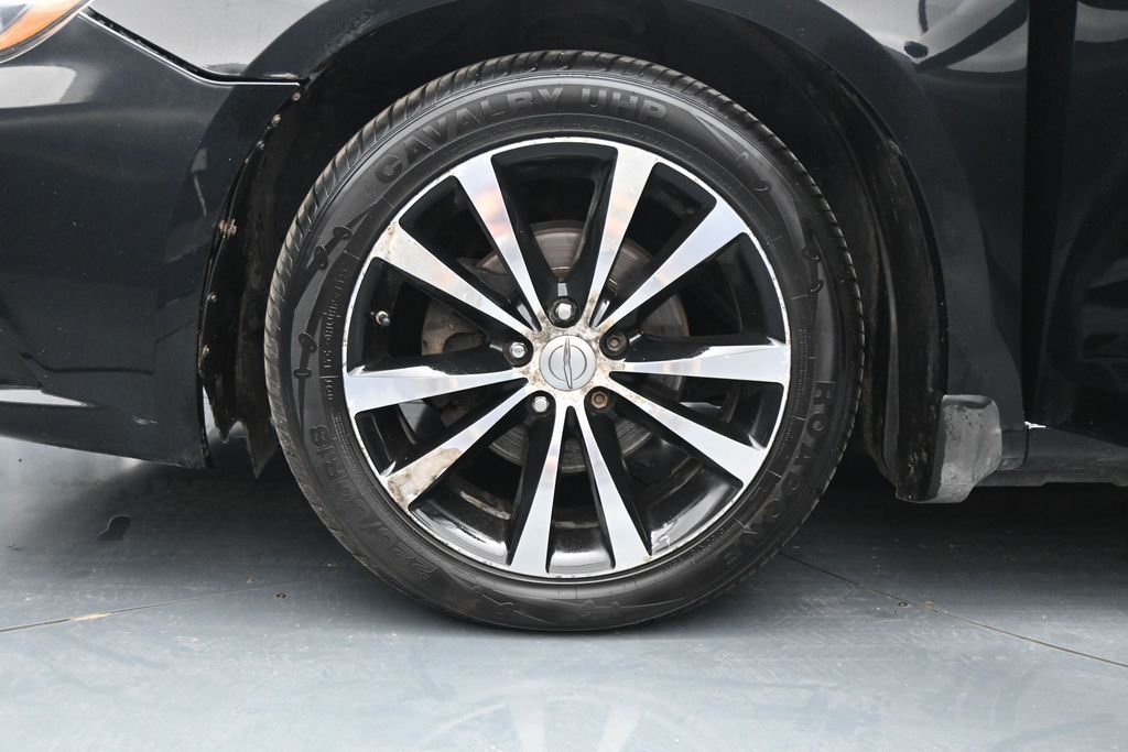 2013 Chrysler 200 Limited - Photo 22