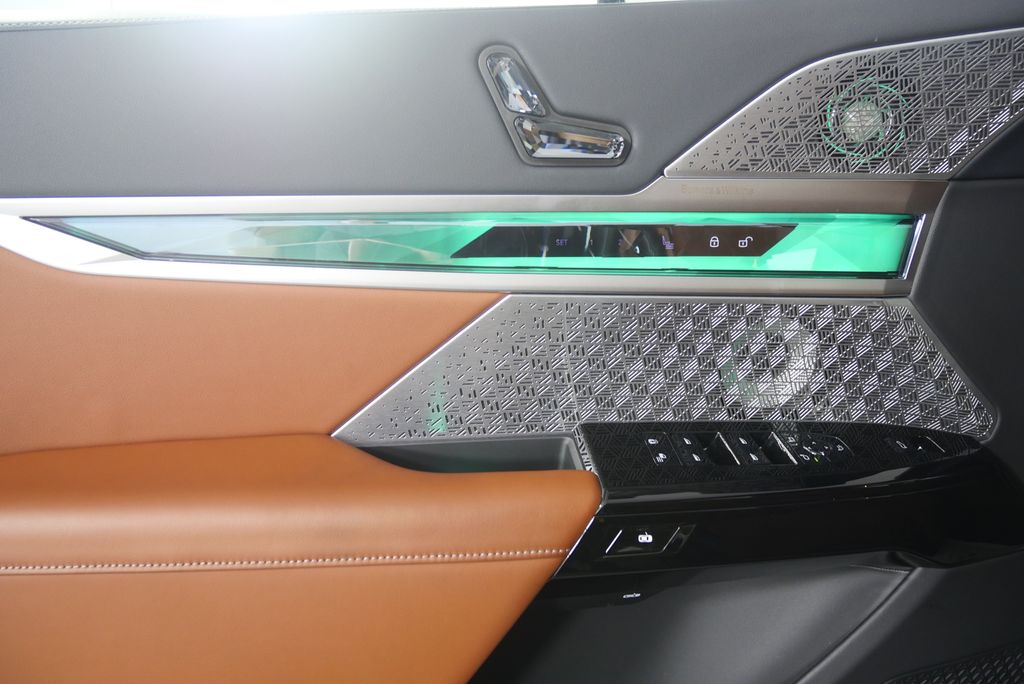 Thumbnail: 2025 BMW i7 - 8