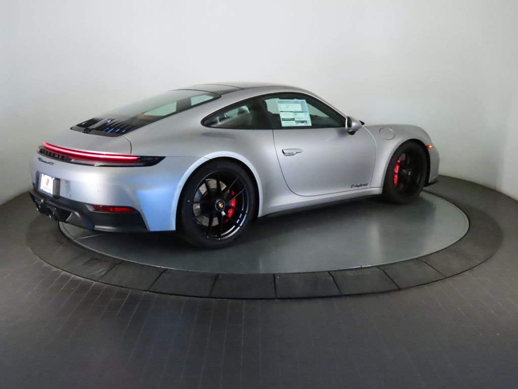 Thumbnail: 2026 Porsche 911 - 7