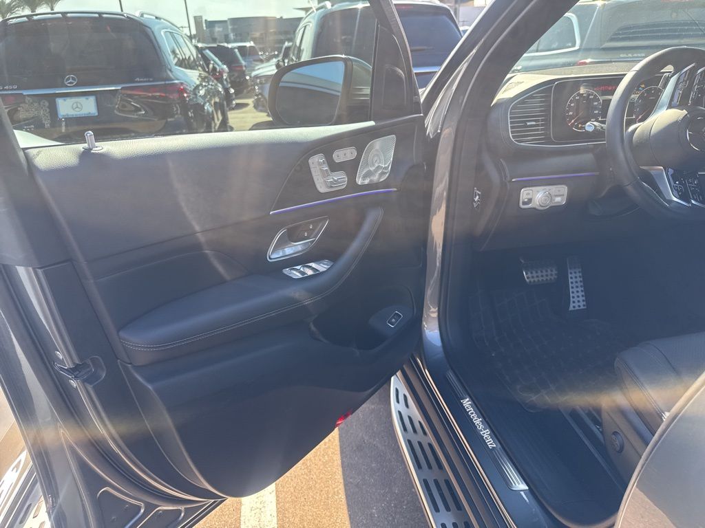 Thumbnail: 2025 Mercedes-Benz GLS - 9