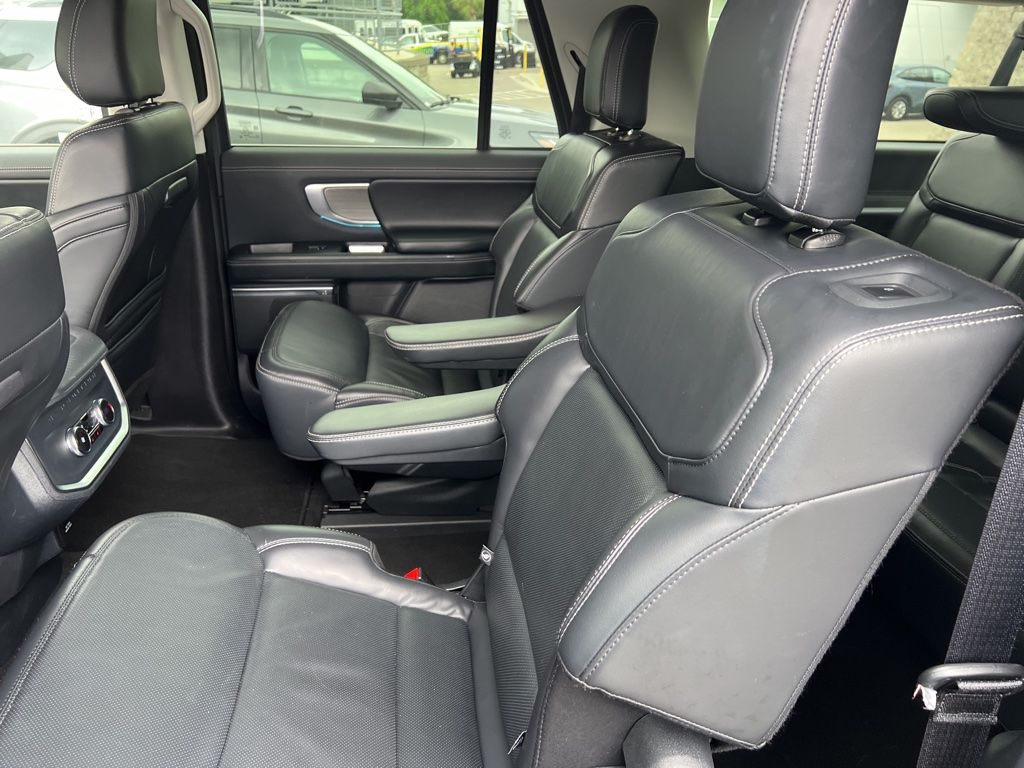 2025 Black Metallic Ford Expedition Max Platinum 4X4 SUV