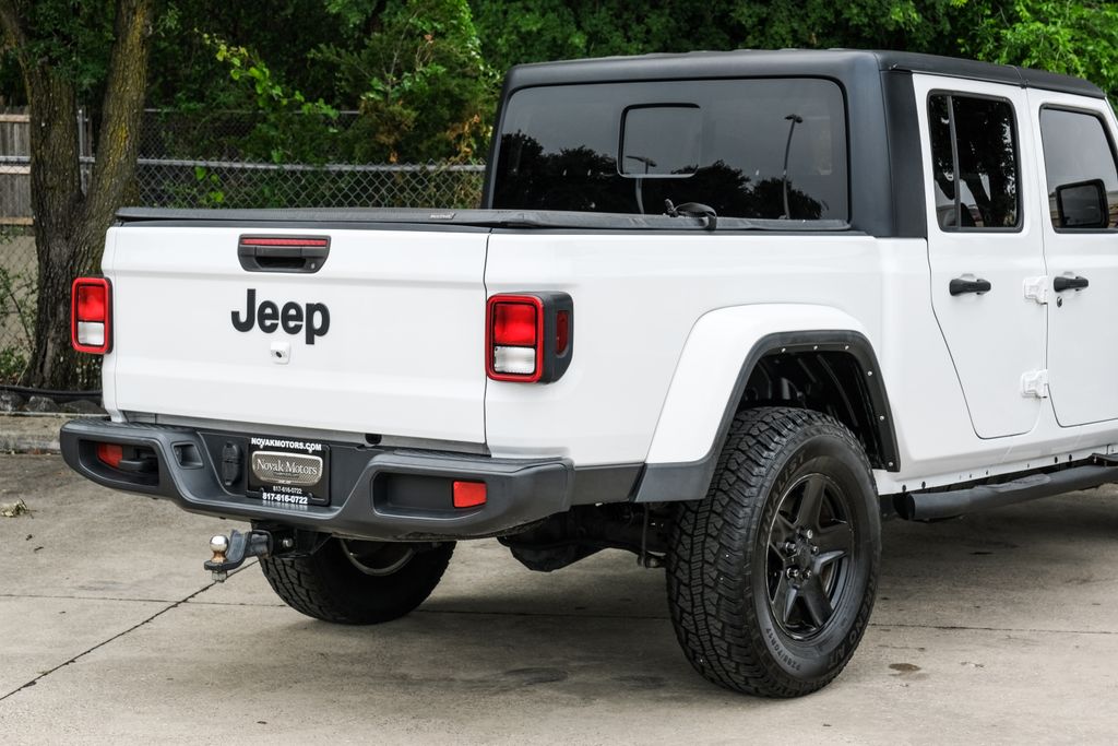 used 2022 Jeep Gladiator car, priced at $28,382