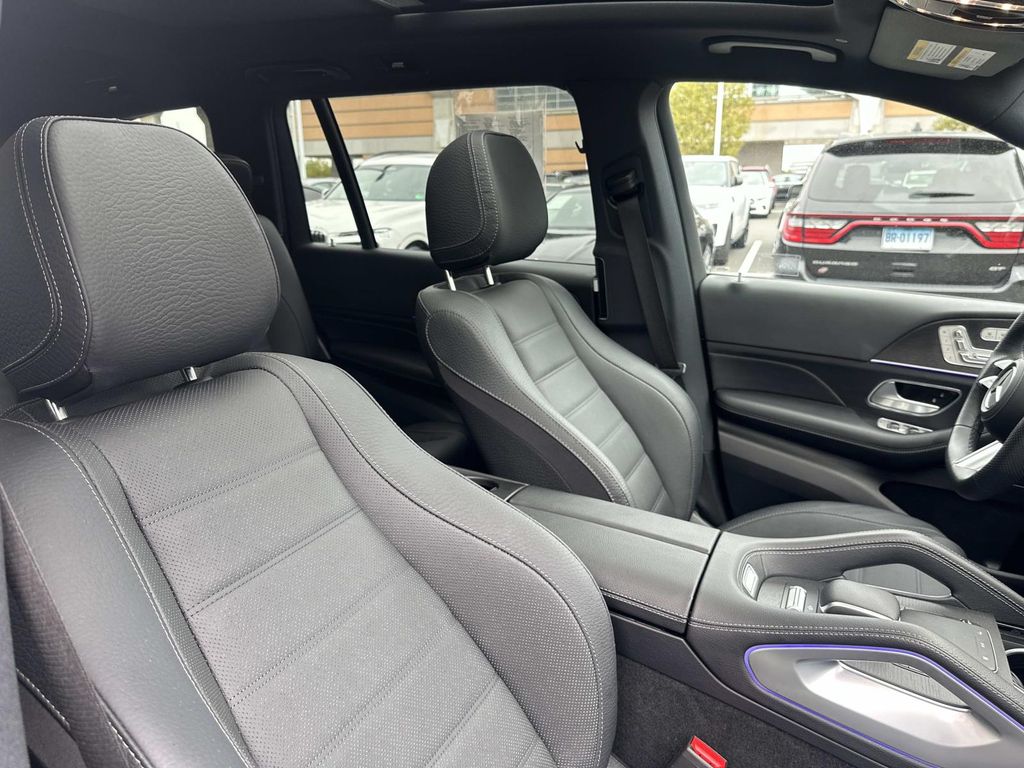 Thumbnail: 2024 Mercedes-Benz GLS - 23