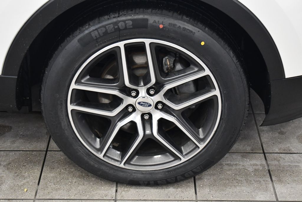 Thumbnail: 2017 Ford Explorer - 12