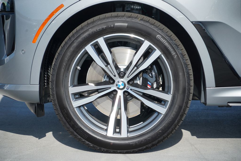 Thumbnail: 2027 BMW X7 - 5