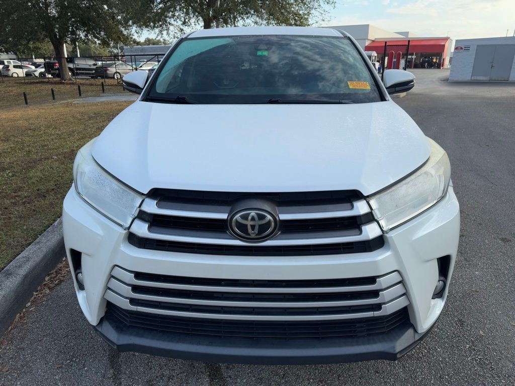 2019 Toyota Highlander LE 8