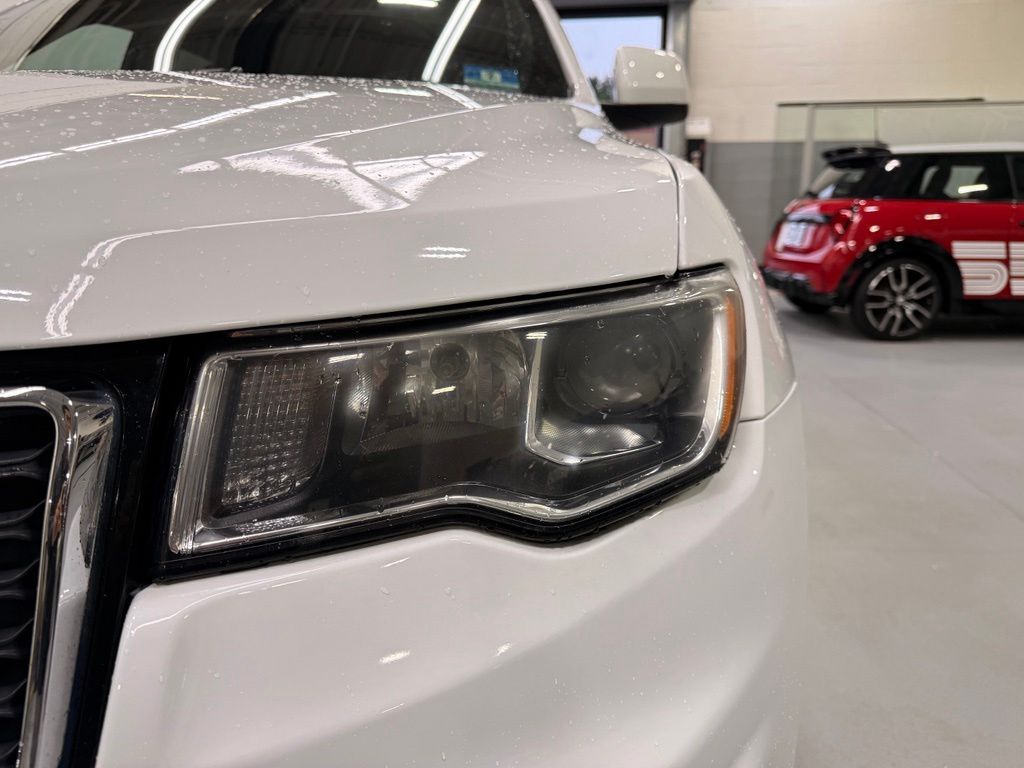 Thumbnail: 2020 Jeep Grand Cherokee - 9