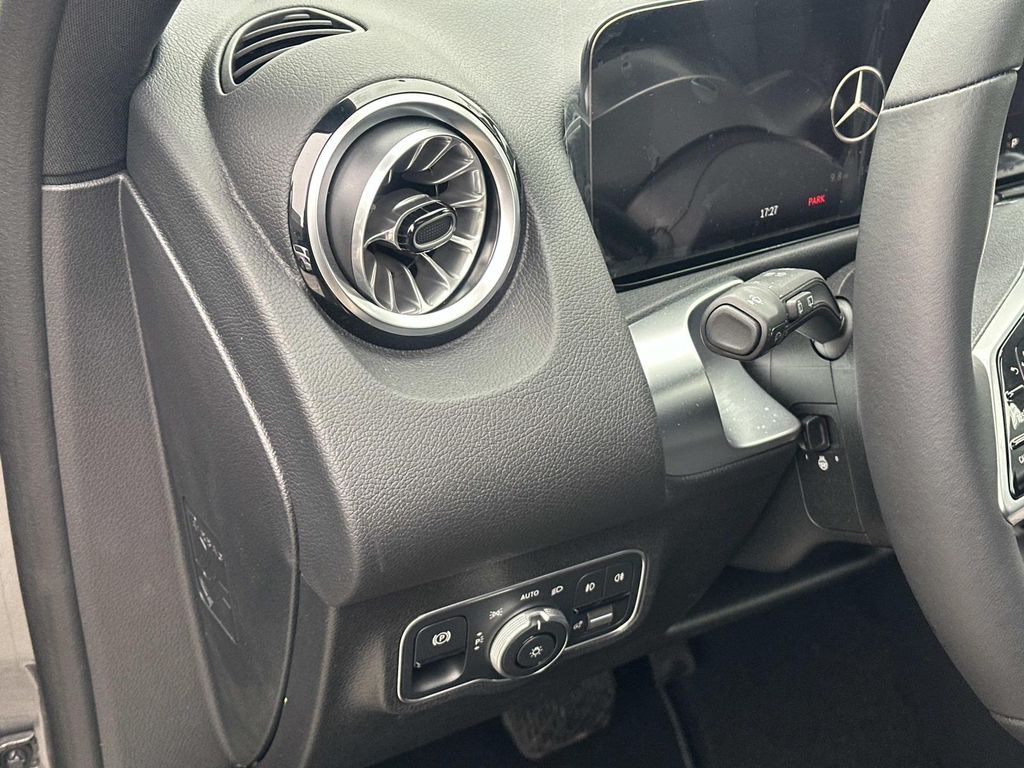 Thumbnail: 2026 Mercedes-Benz GLB - 24